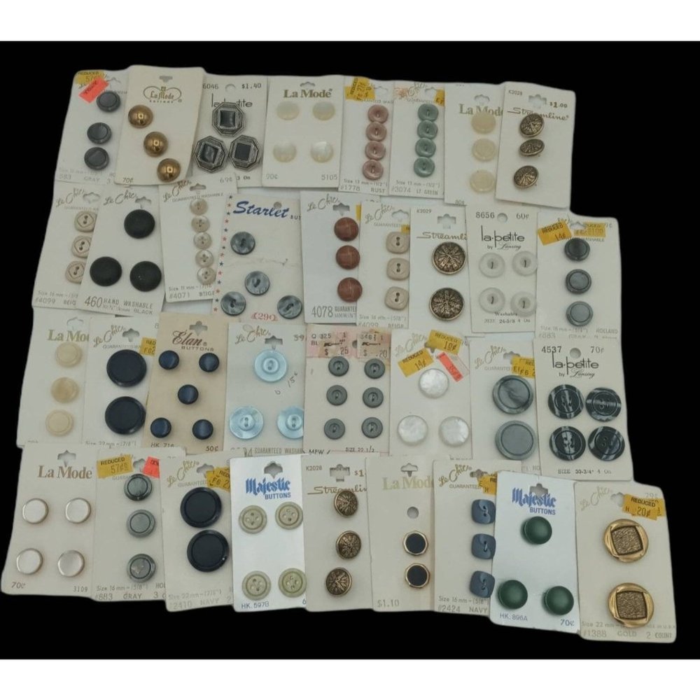 Vintage Button Lot of 299 Buttons Duck Tin Bulk Buttons New Old Stock Crafting - Picture 2 of 8